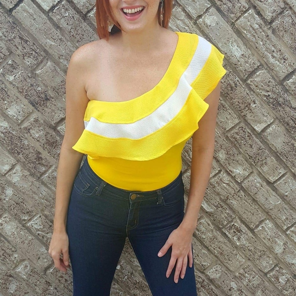 FLASH SALE!!!🎉🎉 Last one! One Shoulder Ruffle Bodysuit - Picture 1 of 3